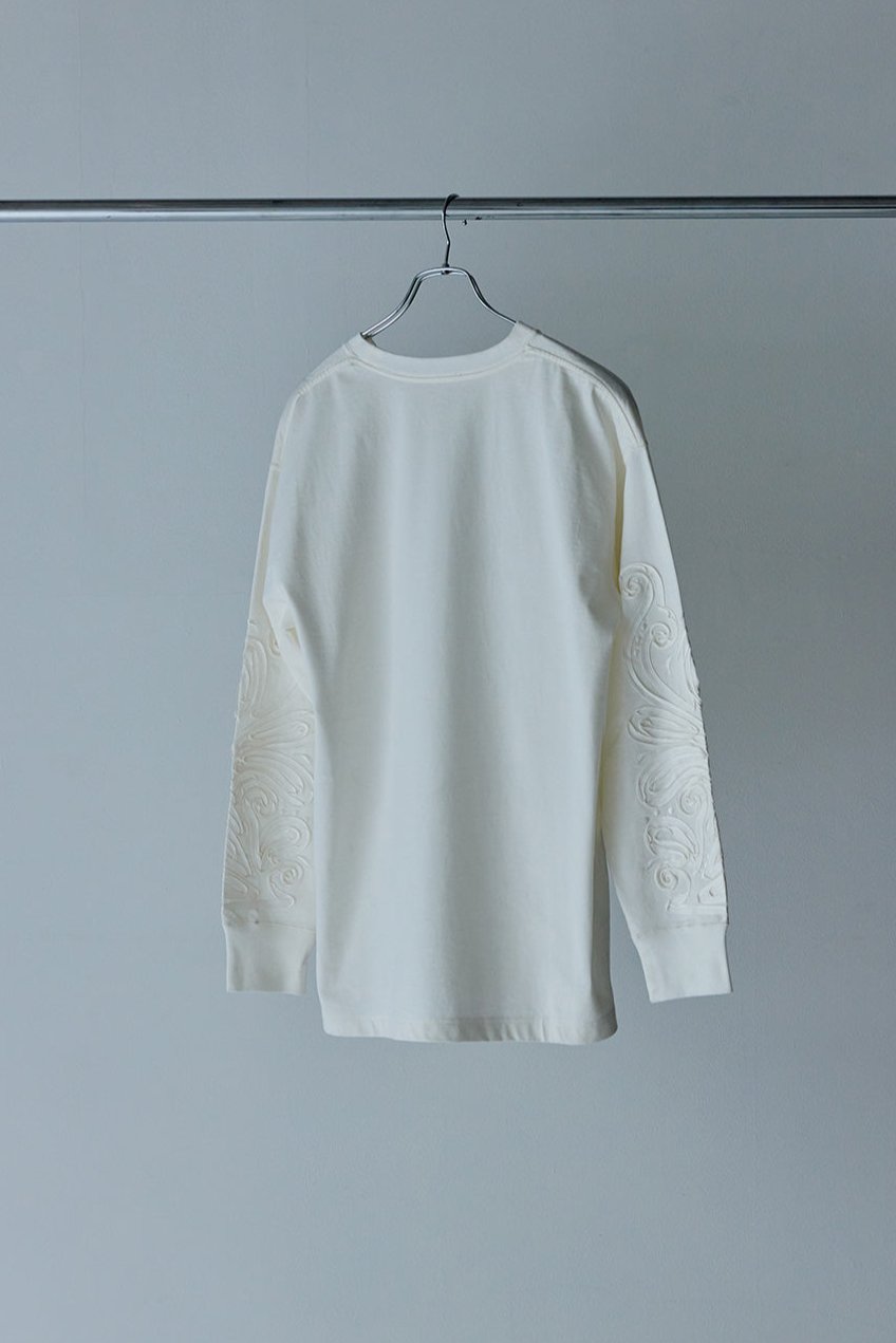 SLEEVE EMB L/S T-SHIRT