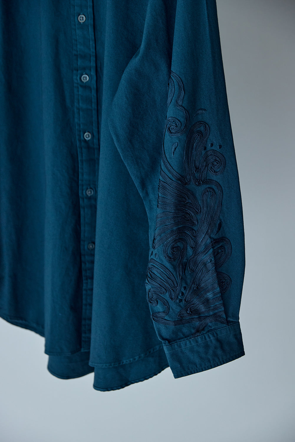 SLEEVE EMB SHIRT