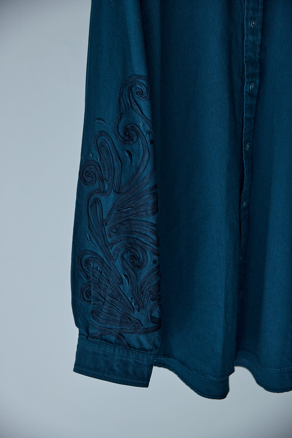 SLEEVE EMB SHIRT