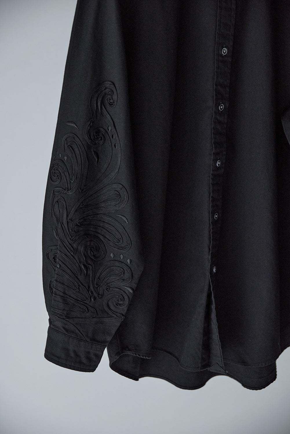 SLEEVE EMB SHIRT