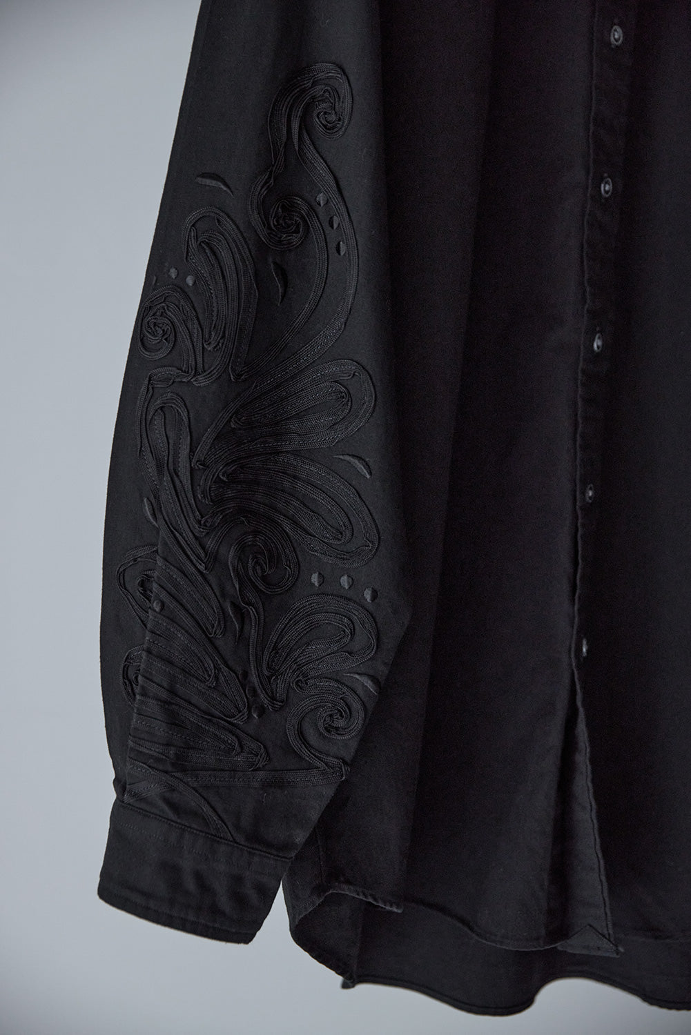 SLEEVE EMB SHIRT